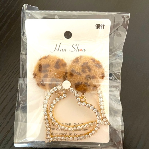 Leopard heart earrings with rhinestone - Picture 1 of 1